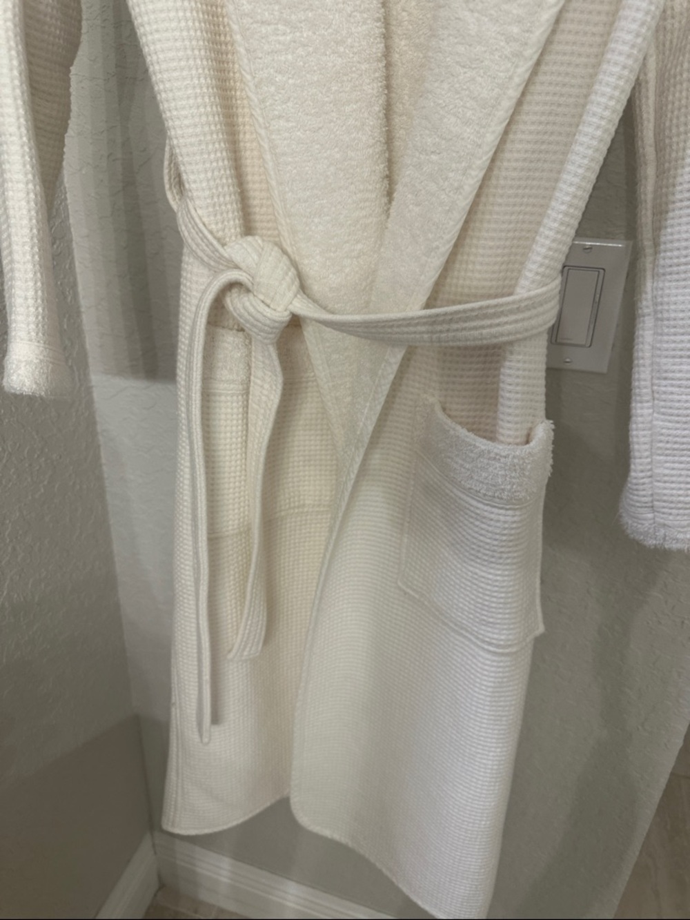 Women's Cream Waffle Robe with Plush Shawl Collar - Picture 3 of 5